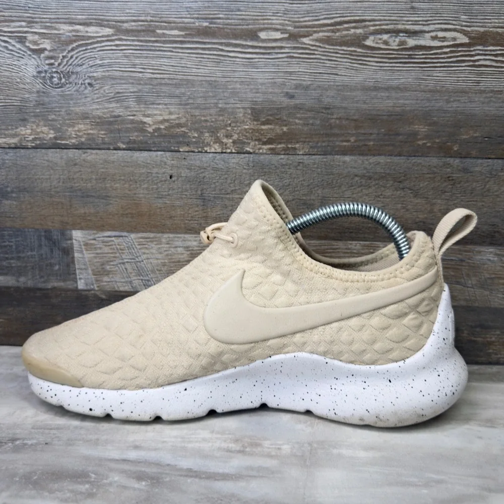 Nike Aptare SE Women's Sz 7.5 Oatmeal Beige Quilted Speckled Sneakers 881189-100